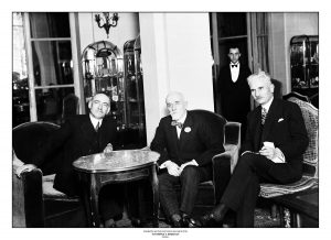 47. Ο Ελευθέριος Βενιζέλος με τον Υπουργό Εξωτερικών Μαρίνκοβιτς και τον Πρέσβη της Γιουγκοσλαβίας στο Παρίσι Σπαλάικοβιτς, Παρίσι 1928. / Eleftherios Venizelos with the Foreign Secretary of Yugoslavia Marinkovitch and the Ambassador of Yugoslavia to Paris Spalaikovitch, Paris 1928.