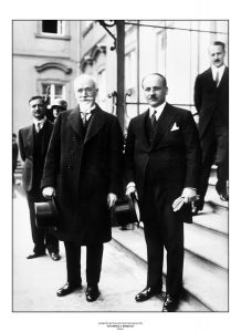 52. Ο Ελευθέριος Βενιζέλος με τον Γερμανό καγκελάριο Η. Muller. Βερολίνο 1929. / Eleftherios Venizelos with the German Chancellor H. Muller. Berlin 1929.