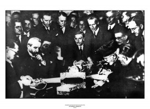 62. Ο Ελευθέριος Βενιζέλος υπογράφει στην Άγκυρα το Ελληνοτουρκικό Σύμφωνο Φιλίας, 30 Οκτωβρίου 1930. / Eleftherios Venizelos signing the “Friendship, Neutrality and Arbitration” Agreement with Turkey in Ankara, October 30, 1930.
