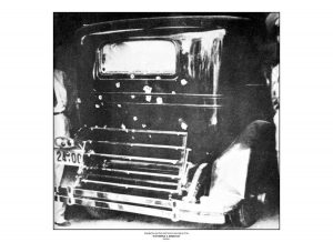 65. Το αυτοκίνητο του Ελευθερίου Βενιζέλου μετά την εναντίον του δολοφονική απόπειρα του 1933. / Eleftherios Venizelos’ car after the assassination attempt against him on 1933.
